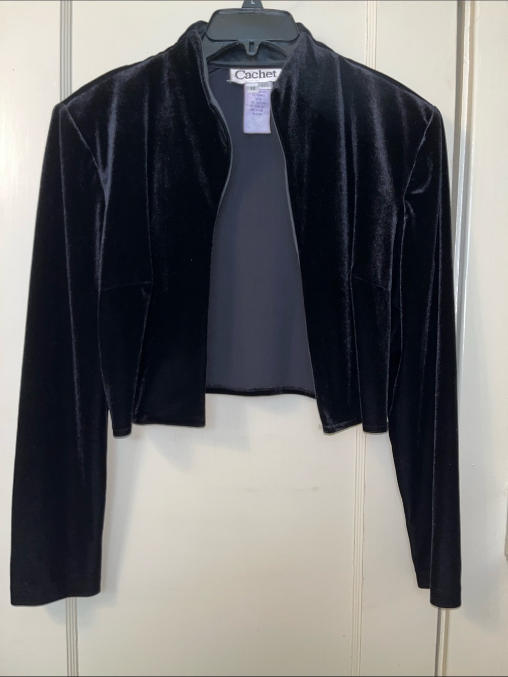 Cachet Black Velvet Open-Front Cropped Blazer